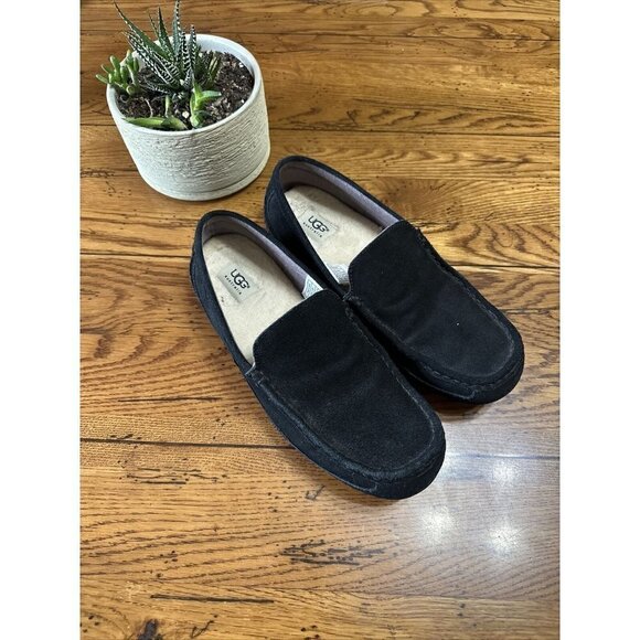UGG Slippers Mens 10 Shearling Slip On Flats Black Suede Sheepskin - Picture 1 of 6